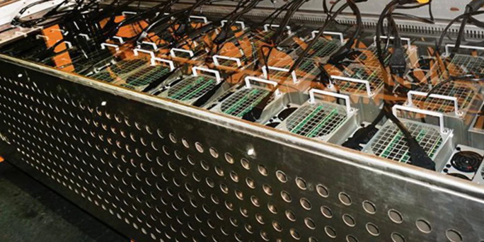 Integrates smart PDUs and networking.jpg